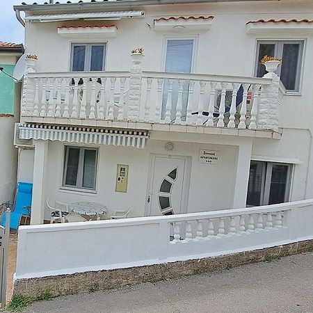 Apartmani Ana-Lora Lopar Ngoại thất bức ảnh
