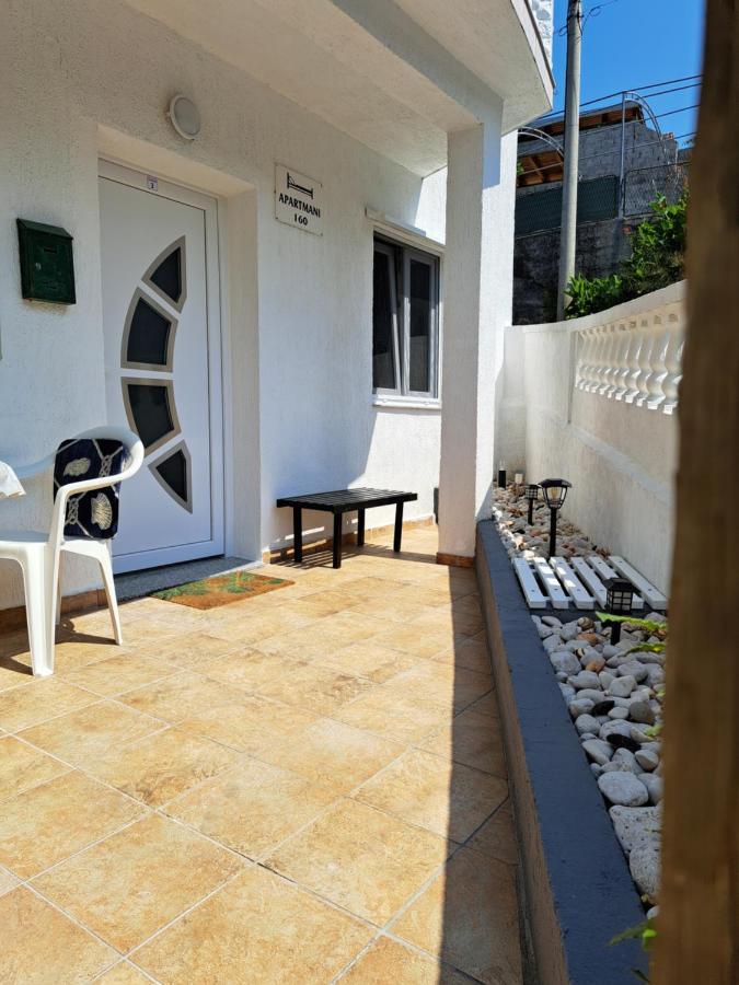 Apartmani Ana-Lora Lopar Ngoại thất bức ảnh