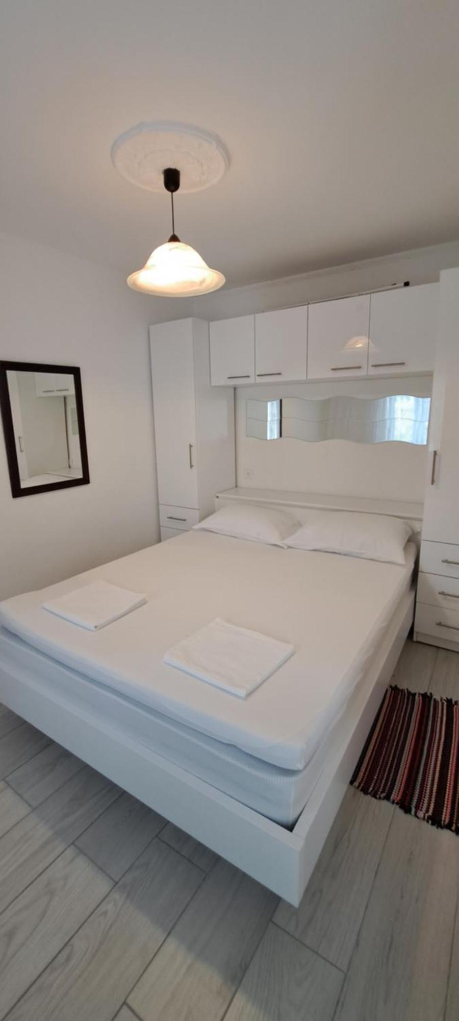 Apartmani Ana-Lora Lopar Ngoại thất bức ảnh
